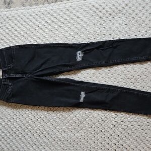 Levi High Rise Black Jeans